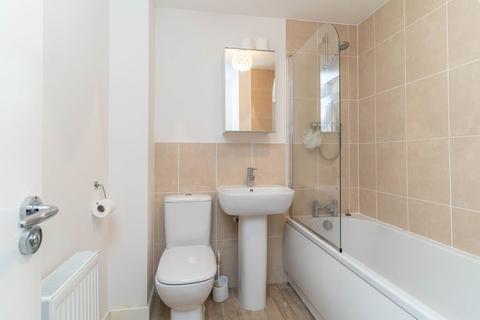 5 Faraday Walk, Colsterworth, Grantham, NG33 5GB