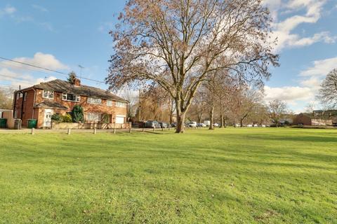 18 Birch Green, Staines-upon-thames, TW18 4HA