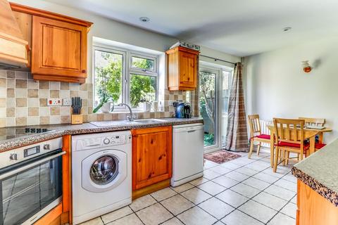 18 Birch Green, Staines-upon-thames, TW18 4HA