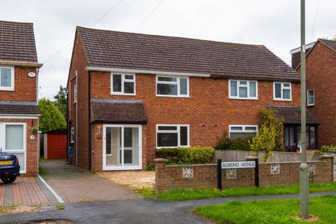 3 bedroom semi-detached house to rent, Almond Avenue, Kidlington, Oxfordshire, OX5
