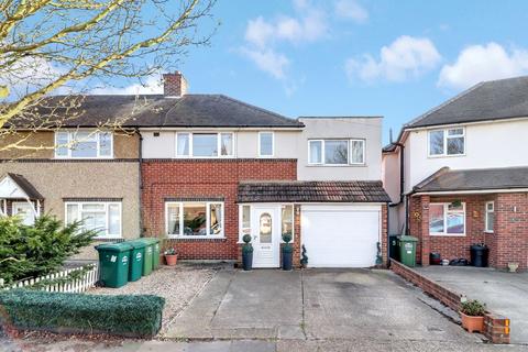 3 Kinross Drive, Sunbury-on-thames, TW16 7JU