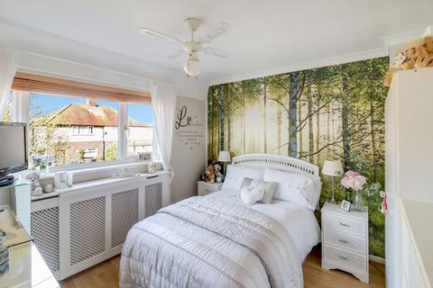 3 Kinross Drive, Sunbury-on-thames, TW16 7JU