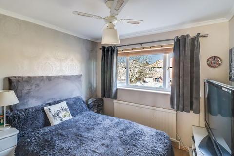 3 Kinross Drive, Sunbury-on-thames, TW16 7JU