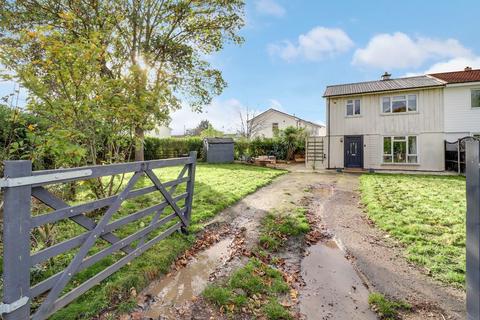 27 Bulkeley Avenue, Windsor, SL4 3LY