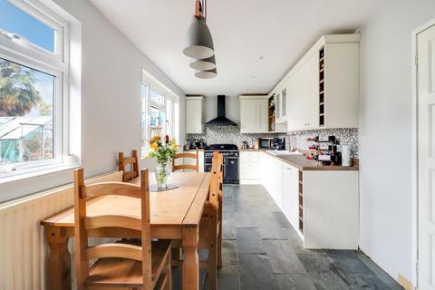 27 Bulkeley Avenue, Windsor, SL4 3LY