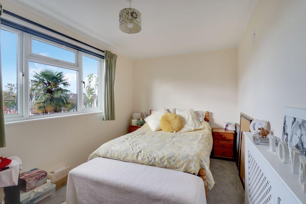 Bedroom 2 (Double)