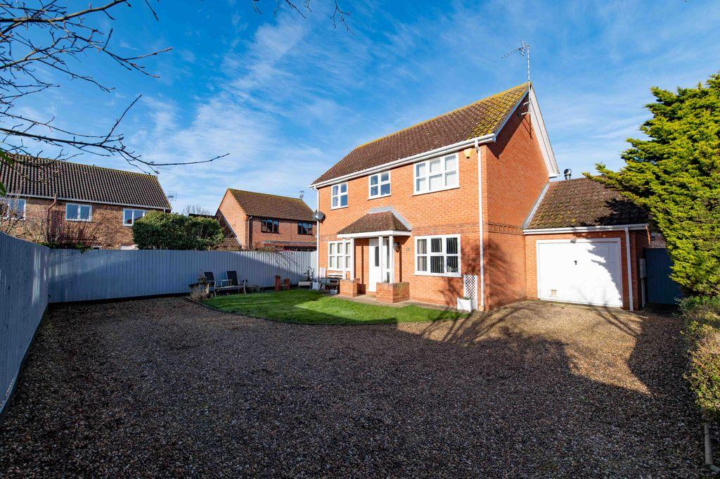 Claudette Avenue, Spalding PE11 1HU 3 bed detached house £250,000