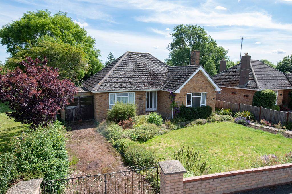 Eastgate, Deeping St James, Peterborough PE6 8RB 2 bed detached