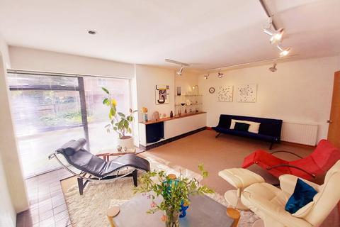 92a Bargates, Leominster, HR6 8QS