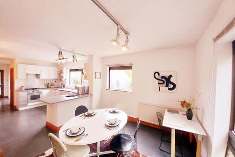 92a Bargates, Leominster, HR6 8QS