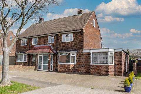 33 Holly Road, Wainscott, Rochester, ME2 4LG