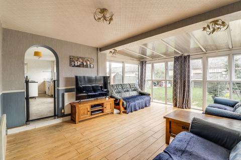 33 Holly Road, Wainscott, Rochester, ME2 4LG