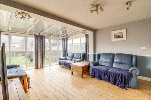33 Holly Road, Wainscott, Rochester, ME2 4LG