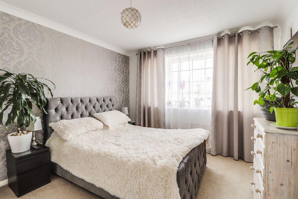 Bedroom 2 (Double)