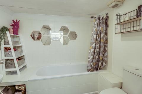 21 Factory Road, Northfleet, Gravesend, DA11 9HH
