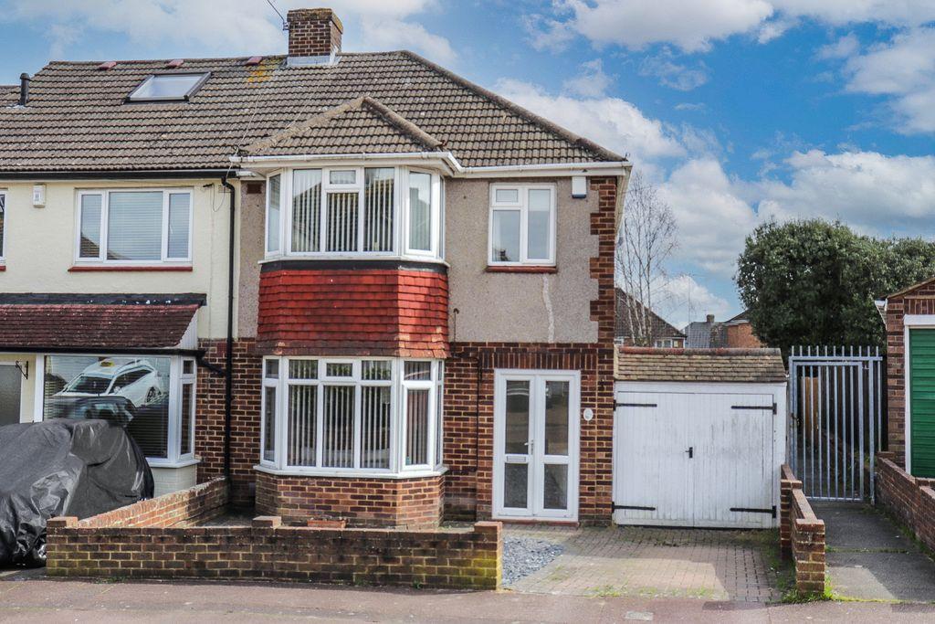 Allington Drive, Strood, Rochester ME2 3TD 3 bed end of terrace house