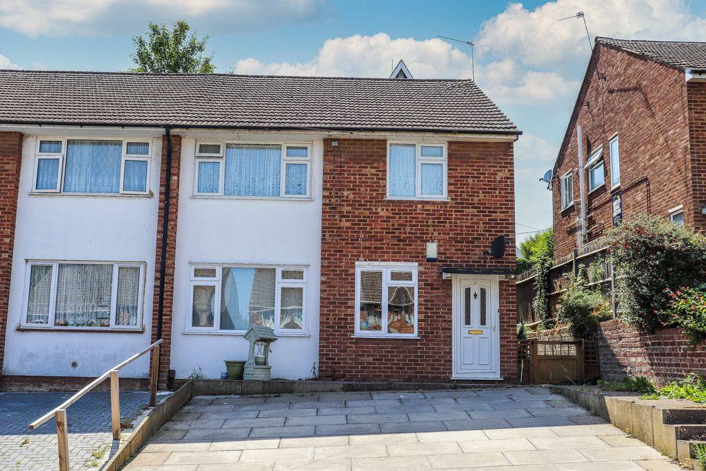 Elaine Avenue, Strood, Rochester ME2 2YR 2 bed ground floor