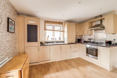 32 Glimmer Way, Wainscott, Rochester, ME3 8FL