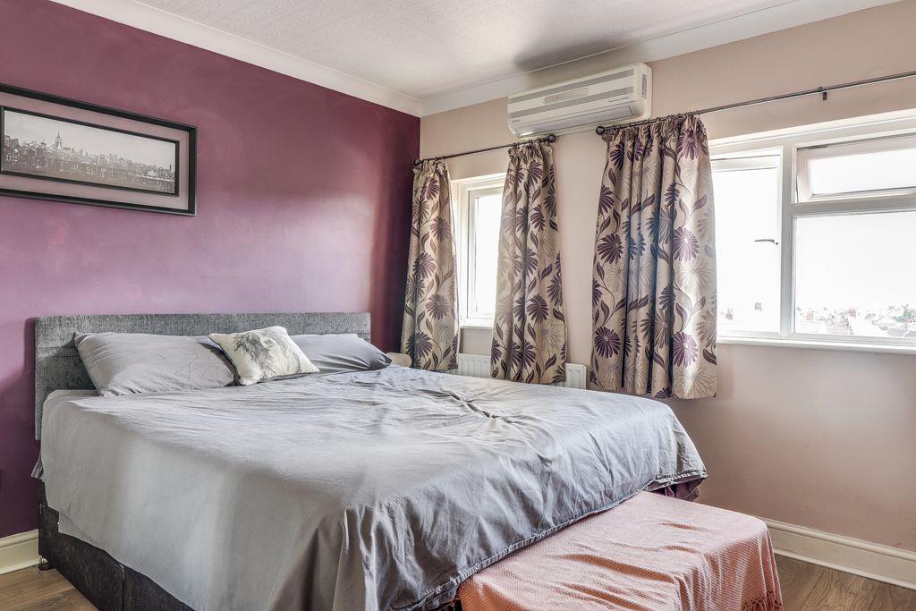 Bedroom 1 (Double)