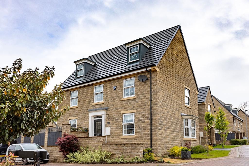 Bluebell Square, Wyke, BD12 8AZ 5 bed detached house £410,000
