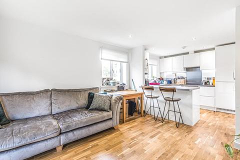 18 Ainger Close, Aylesbury, HP19 8JW
