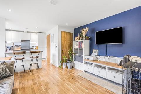 18 Ainger Close, Aylesbury, HP19 8JW