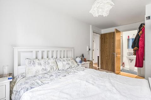 18 Ainger Close, Aylesbury, HP19 8JW