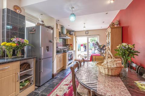 59 Colmer Road, London, SW16 5LA