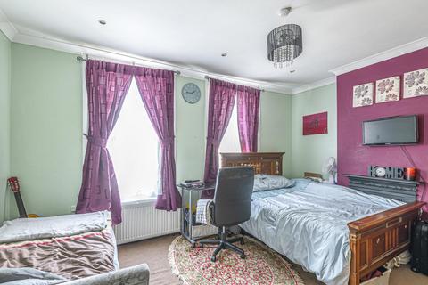59 Colmer Road, London, SW16 5LA