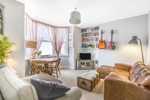 Flat 2, 35 Barrow Road, Streatham, London, SW16 5PE