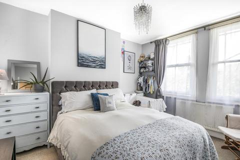 Flat 2, 35 Barrow Road, Streatham, London, SW16 5PE