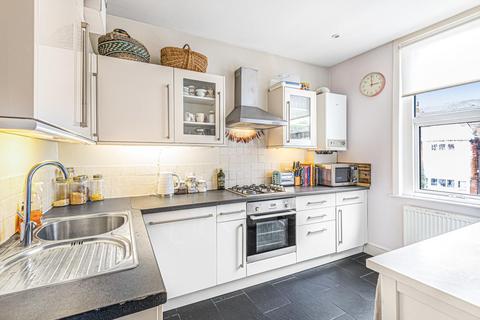 Flat 2, 35 Barrow Road, Streatham, London, SW16 5PE