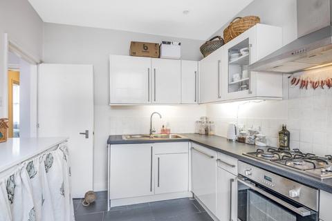Flat 2, 35 Barrow Road, Streatham, London, SW16 5PE