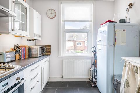 Flat 2, 35 Barrow Road, Streatham, London, SW16 5PE