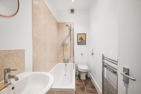 Flat 2, 35 Barrow Road, Streatham, London, SW16 5PE