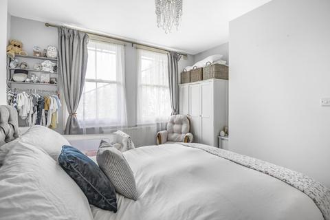 Flat 2, 35 Barrow Road, Streatham, London, SW16 5PE