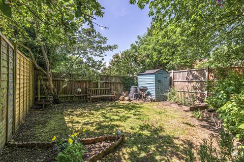 Flat 2, 35 Barrow Road, Streatham, London, SW16 5PE