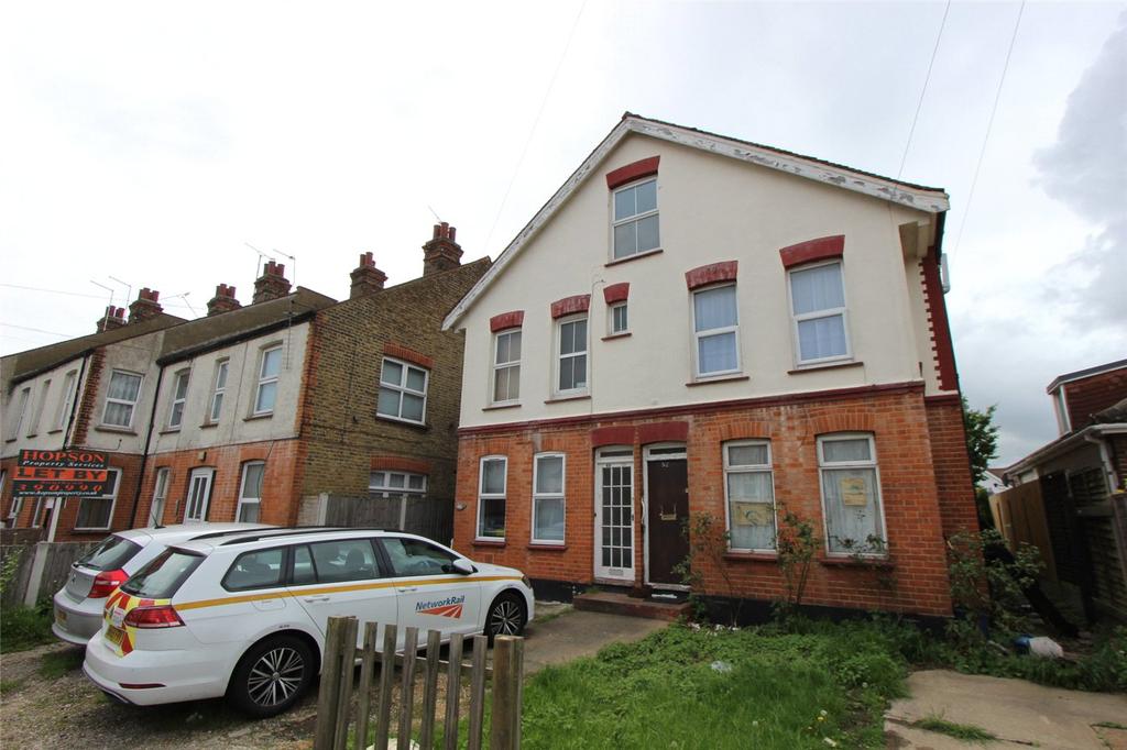 Carlingford Drive, WestcliffonSea, SS0 2 bed apartment £850 pcm (£