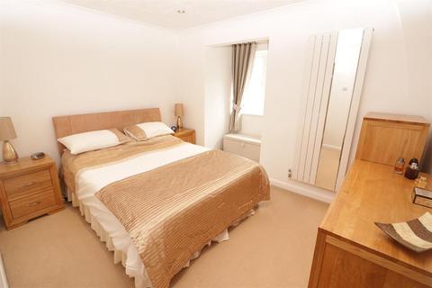 4 Hampden Close, Yate, Bristol, BS37 5UW