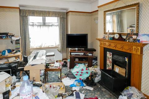 3 bedroom semi-detached house for sale - Wansbeck Road, Jarrow, Tyne and Wear, NE32 5SR