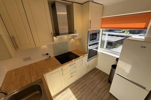2 bedroom flat to rent, Kay Brow, Ramsbottom, Bury, BL0 9AY