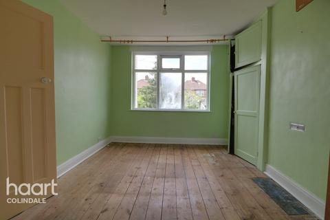 24 Rose Glen, London, NW9 0JS