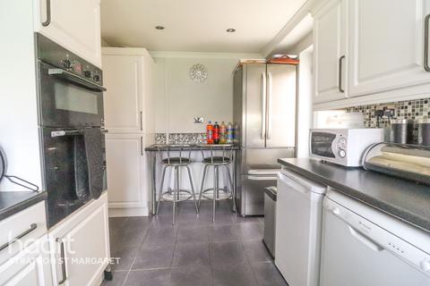 37 Griffiths Close, Swindon, SN3 4NW