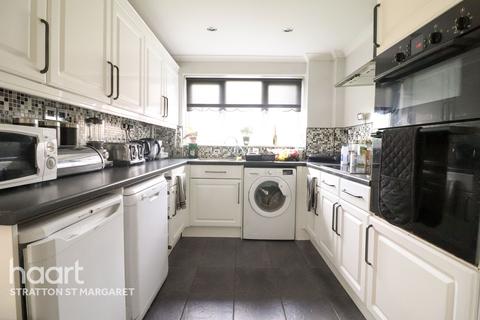 37 Griffiths Close, Swindon, SN3 4NW