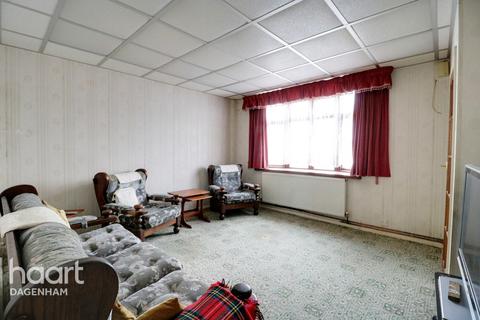 39 Calverley Crescent, Dagenham, RM10 7QU