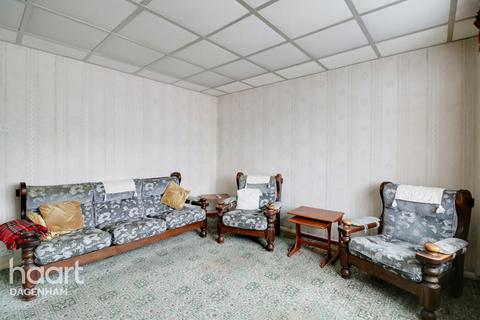 39 Calverley Crescent, Dagenham, RM10 7QU