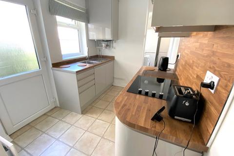 3 bedroom terraced house to rent, West Brampton, Newcastle-under-Lyme, ST5