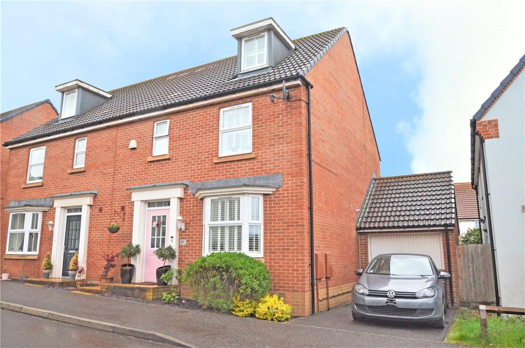 Swallow Way, Cullompton, Devon, EX15 4 bed semidetached house £330,000