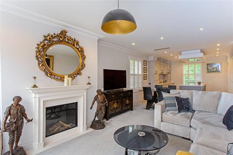 6 Connaught Square, Winchester, SO22 5QQ