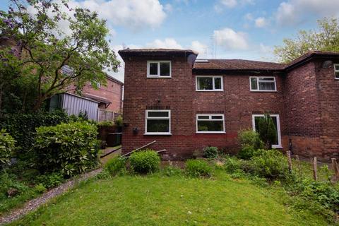 2 bedroom flat to rent, Mountside Crescent, Manchester